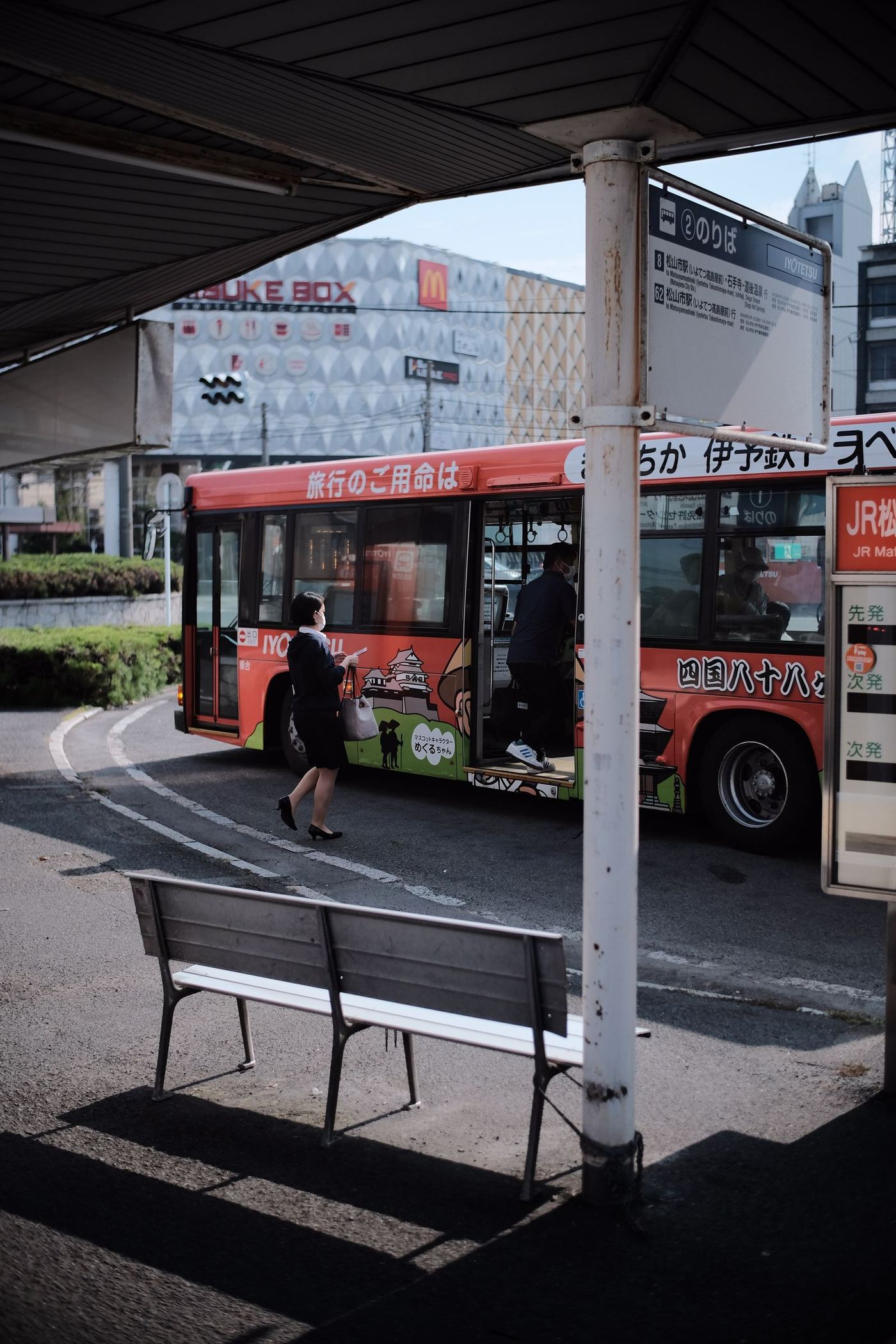 JR松山駅前のバスのりば